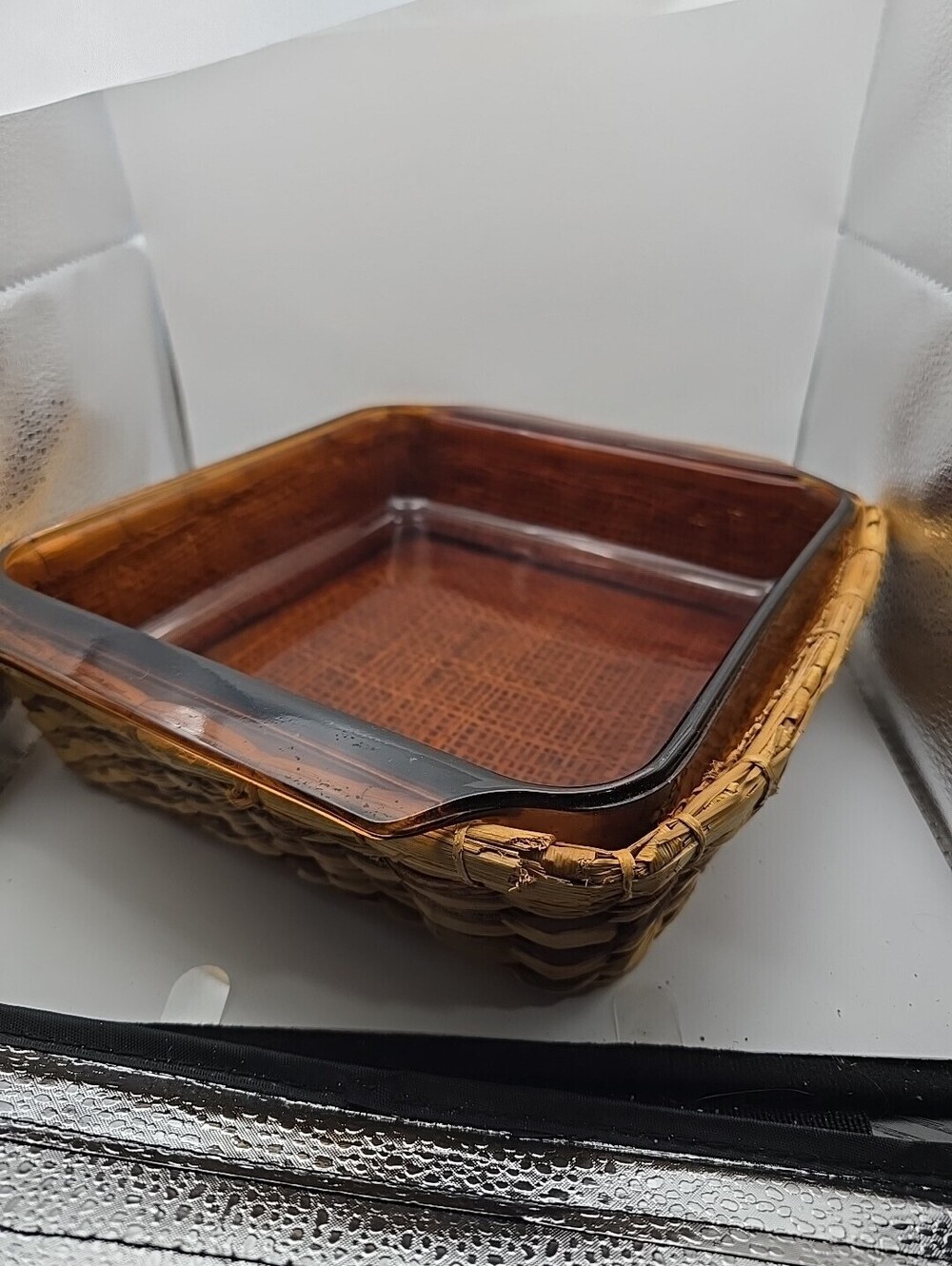 Amber brown anchor hocking baking dish with wicker basket 1.5 Qt 8.5 X 10